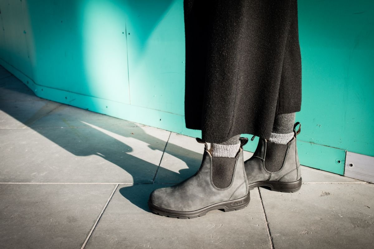 How To Style Chelsea Boots Women?